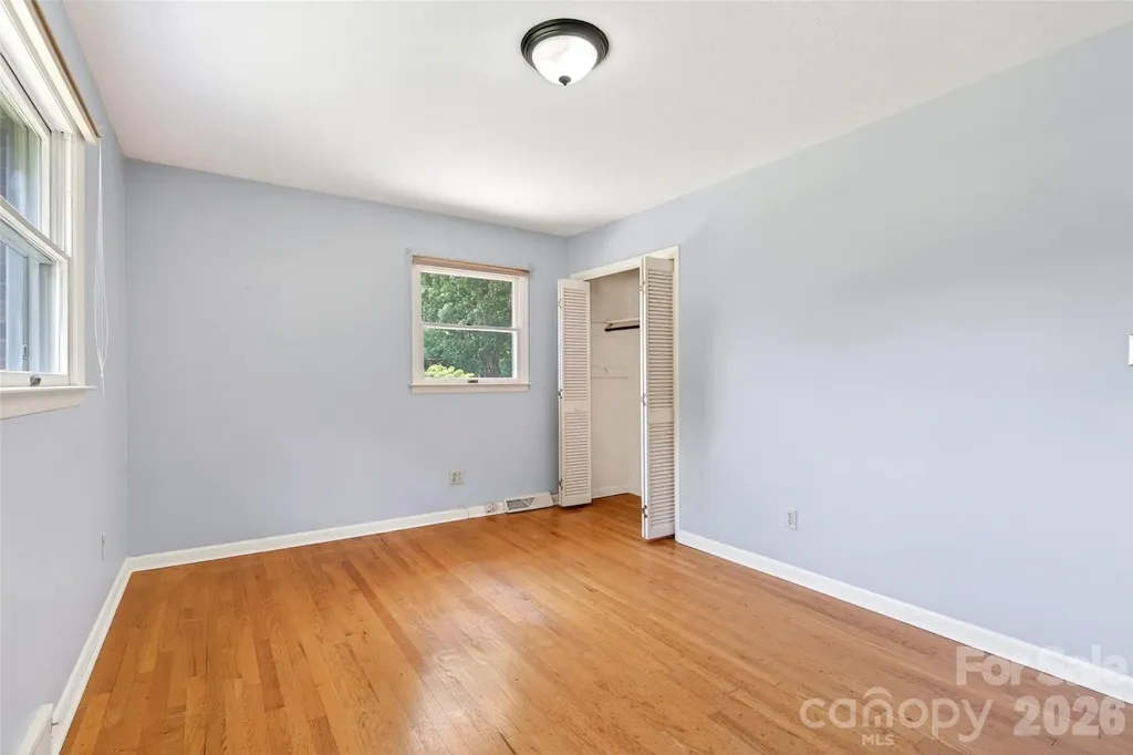 35 Mountain Terrace Asheville NC 28806