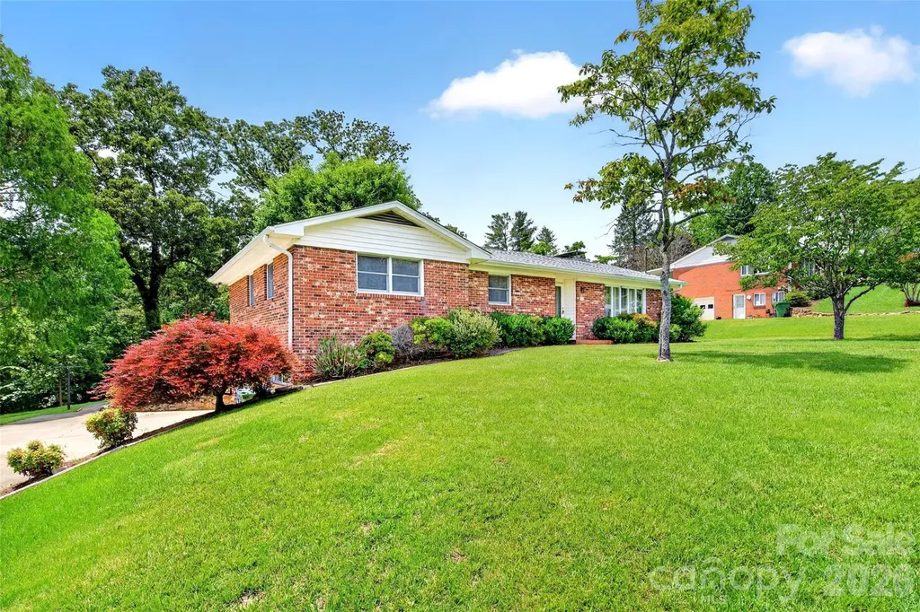 35 Mountain Terrace Asheville NC 28806