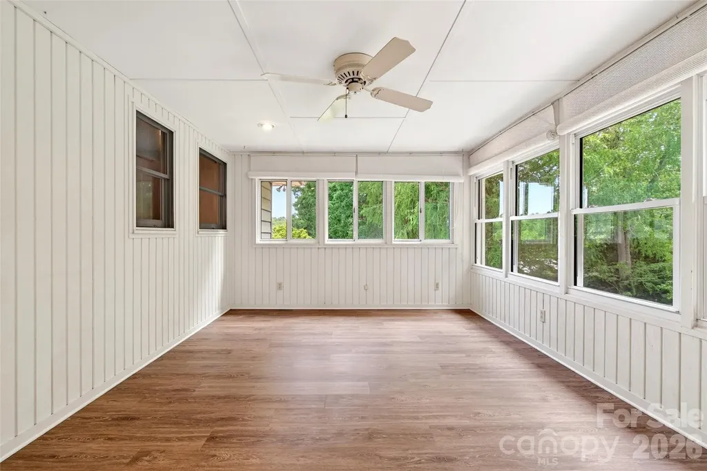 35 Mountain Terrace Asheville NC 28806