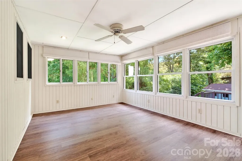 35 Mountain Terrace Asheville NC 28806