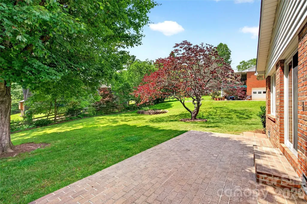 35 Mountain Terrace Asheville NC 28806