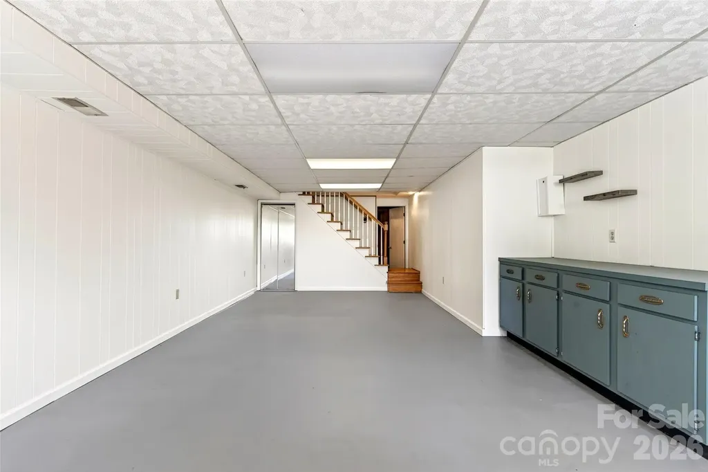 35 Mountain Terrace Asheville NC 28806