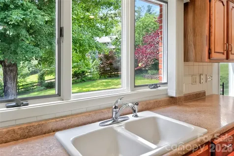 35 Mountain Terrace Asheville NC 28806