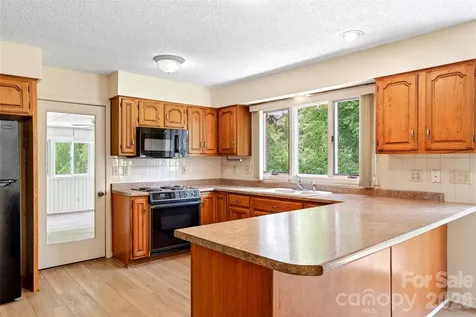 35 Mountain Terrace Asheville NC 28806