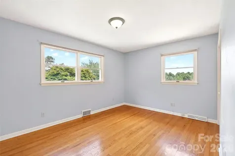 35 Mountain Terrace Asheville NC 28806