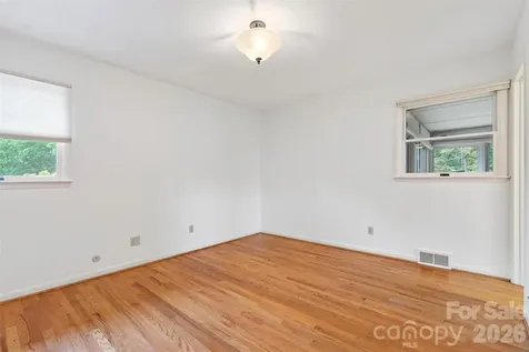 35 Mountain Terrace Asheville NC 28806