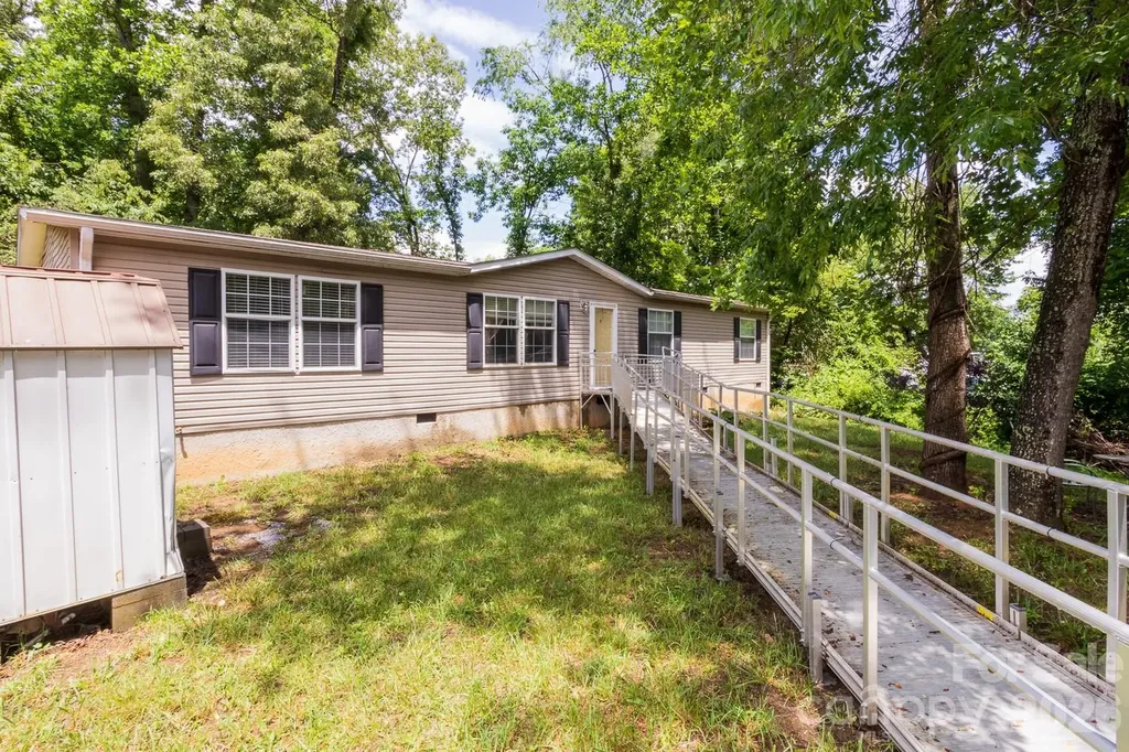 22 Hazelwood Road Asheville NC 28806