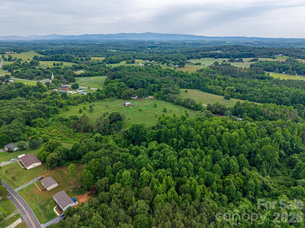 1143 W Stagecoach Trail Lawndale NC 28090