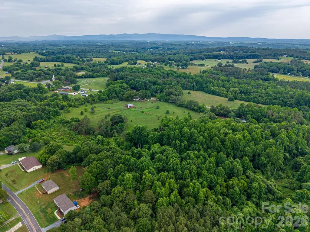 1143 W Stagecoach Trail Lawndale NC 28090