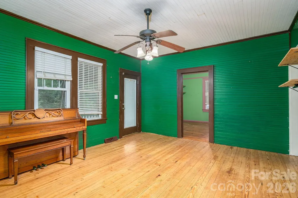 1143 W Stagecoach Trail Lawndale NC 28090