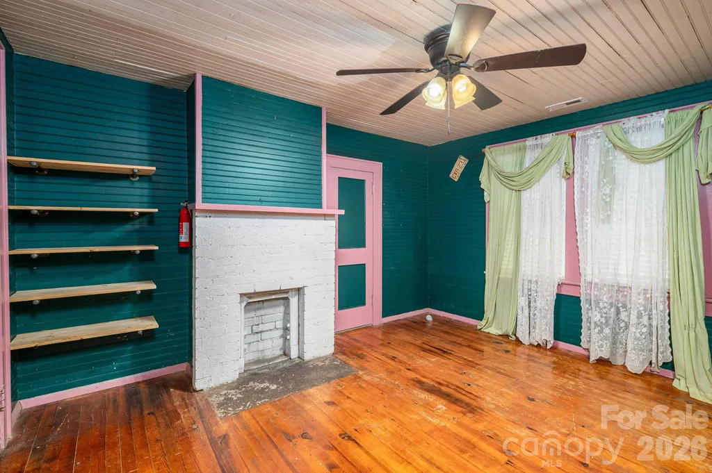 1143 W Stagecoach Trail Lawndale NC 28090