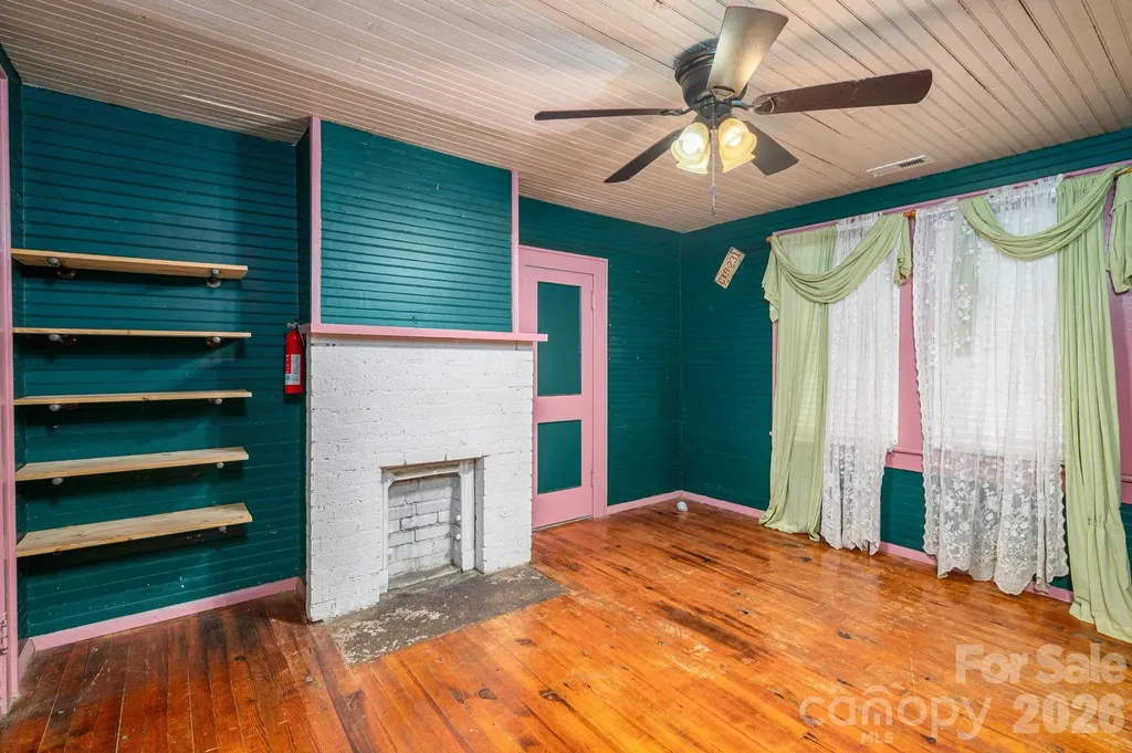 1143 W Stagecoach Trail Lawndale NC 28090