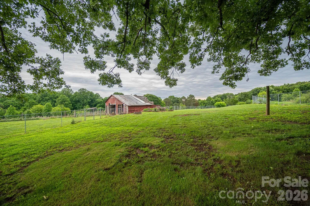 1143 W Stagecoach Trail Lawndale NC 28090