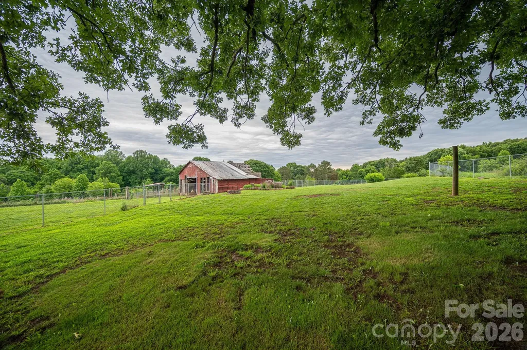 1143 W Stagecoach Trail Lawndale NC 28090