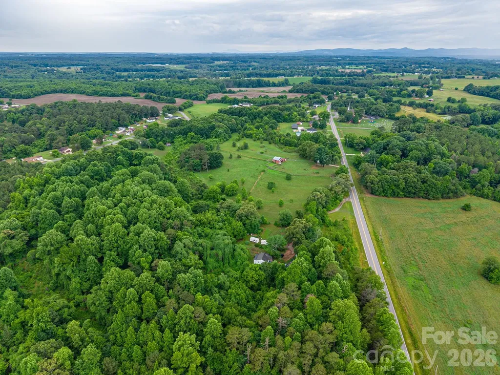 1143 W Stagecoach Trail Lawndale NC 28090