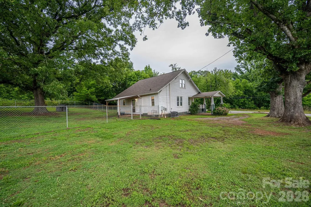 1143 W Stagecoach Trail Lawndale NC 28090