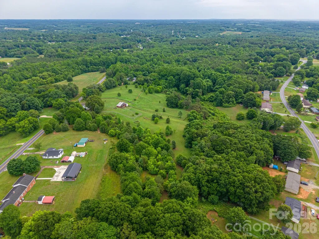 1143 W Stagecoach Trail Lawndale NC 28090