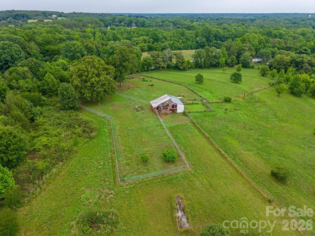 1143 W Stagecoach Trail Lawndale NC 28090