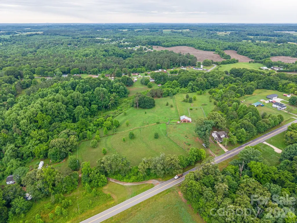 1143 W Stagecoach Trail Lawndale NC 28090