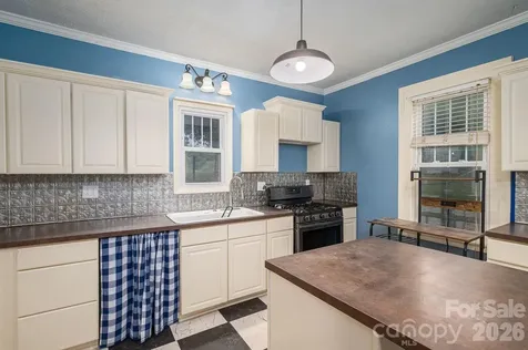 1143 W Stagecoach Trail Lawndale NC 28090