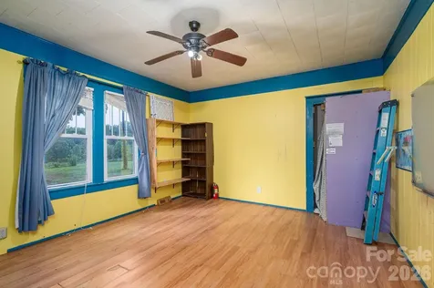 1143 W Stagecoach Trail Lawndale NC 28090