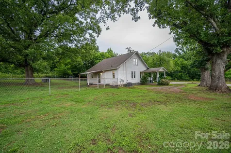 1143 W Stagecoach Trail Lawndale NC 28090