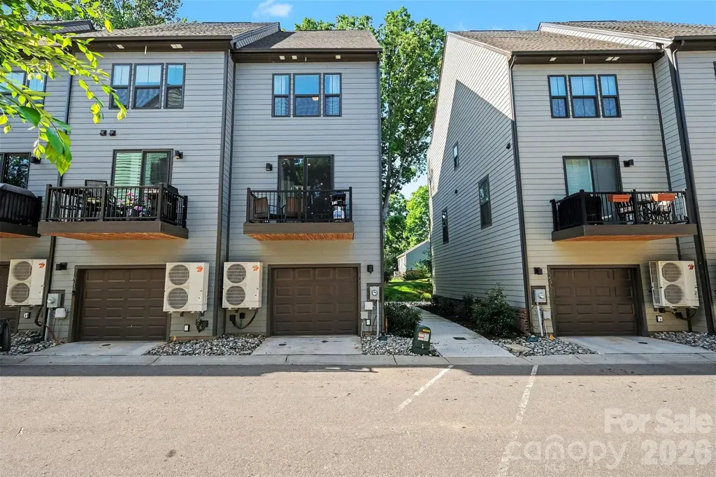 300 Twinflower Lane Charlotte NC 28205