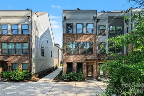 300 Twinflower Lane Charlotte NC 28205