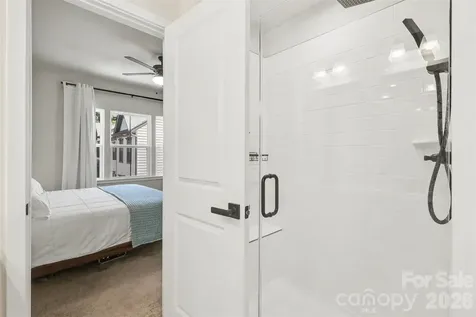 300 Twinflower Lane Charlotte NC 28205