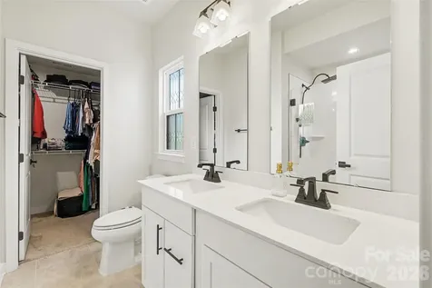 300 Twinflower Lane Charlotte NC 28205