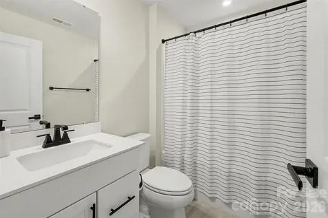 300 Twinflower Lane Charlotte NC 28205