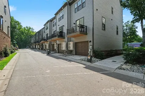 300 Twinflower Lane Charlotte NC 28205