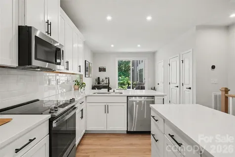 300 Twinflower Lane Charlotte NC 28205