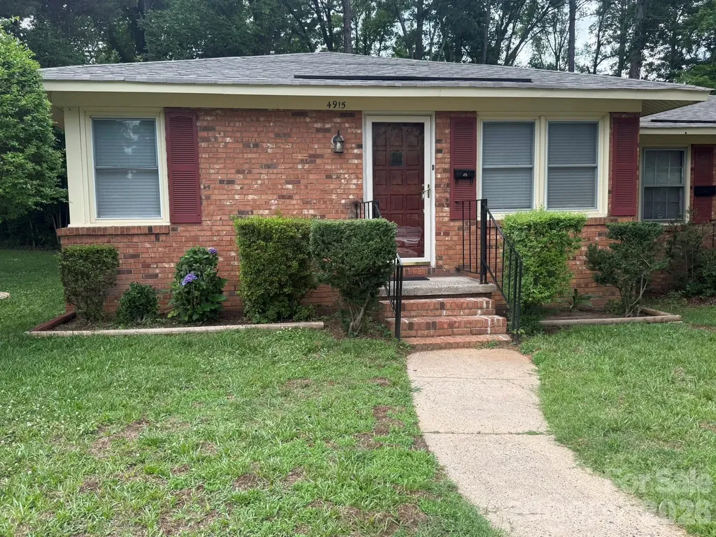 4915 Malibu Drive Charlotte NC 28215