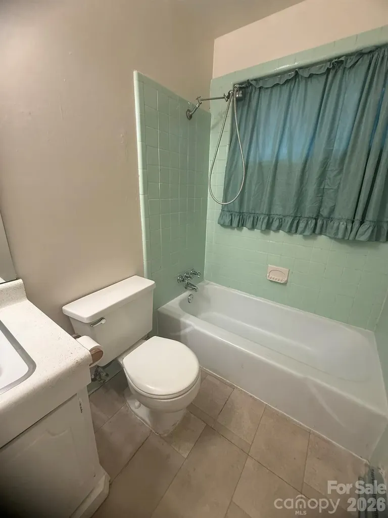 4915 Malibu Drive Charlotte NC 28215