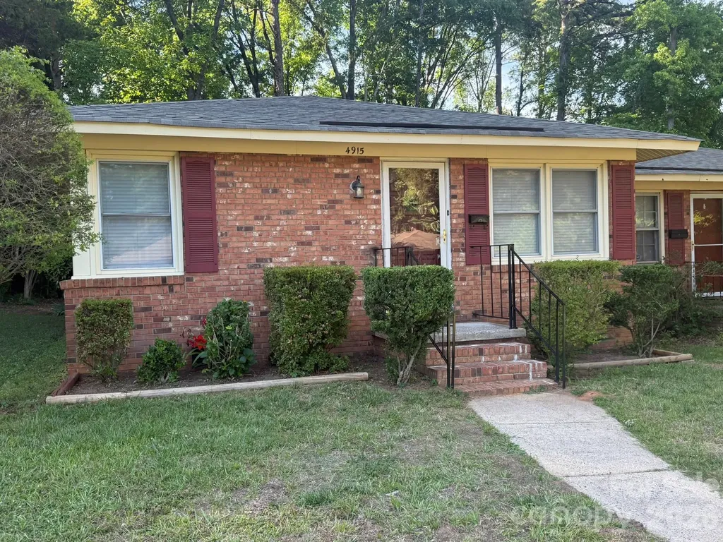 4915 Malibu Drive Charlotte NC 28215