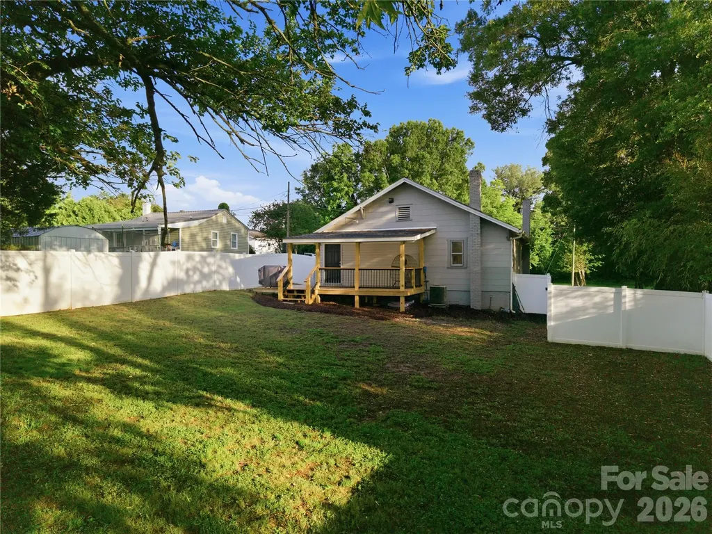 1226 1st Avenue Place NW Hickory NC 28601