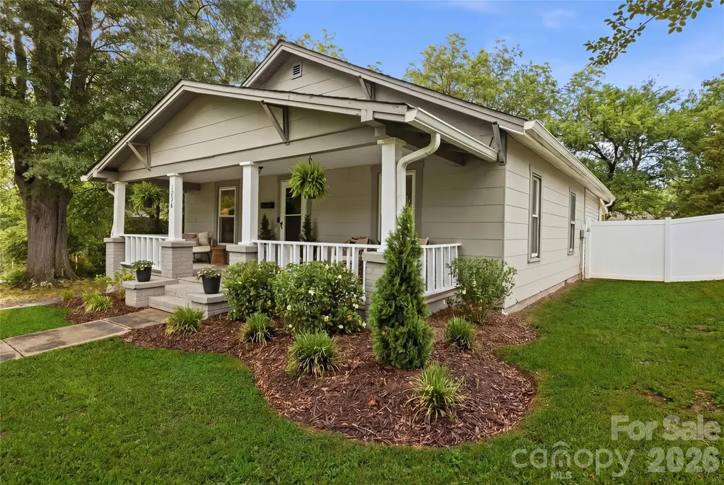 1226 1st Avenue Place NW Hickory NC 28601