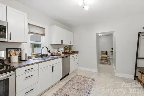 1226 1st Avenue Place NW Hickory NC 28601