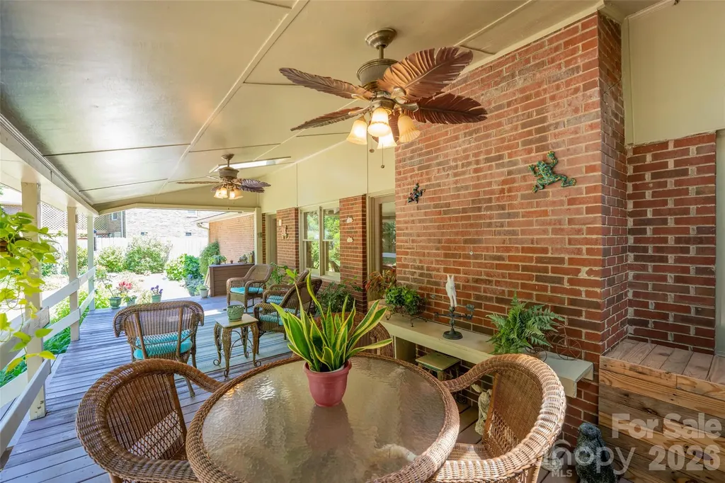 7029 Forest Hills Drive Denver NC 28037
