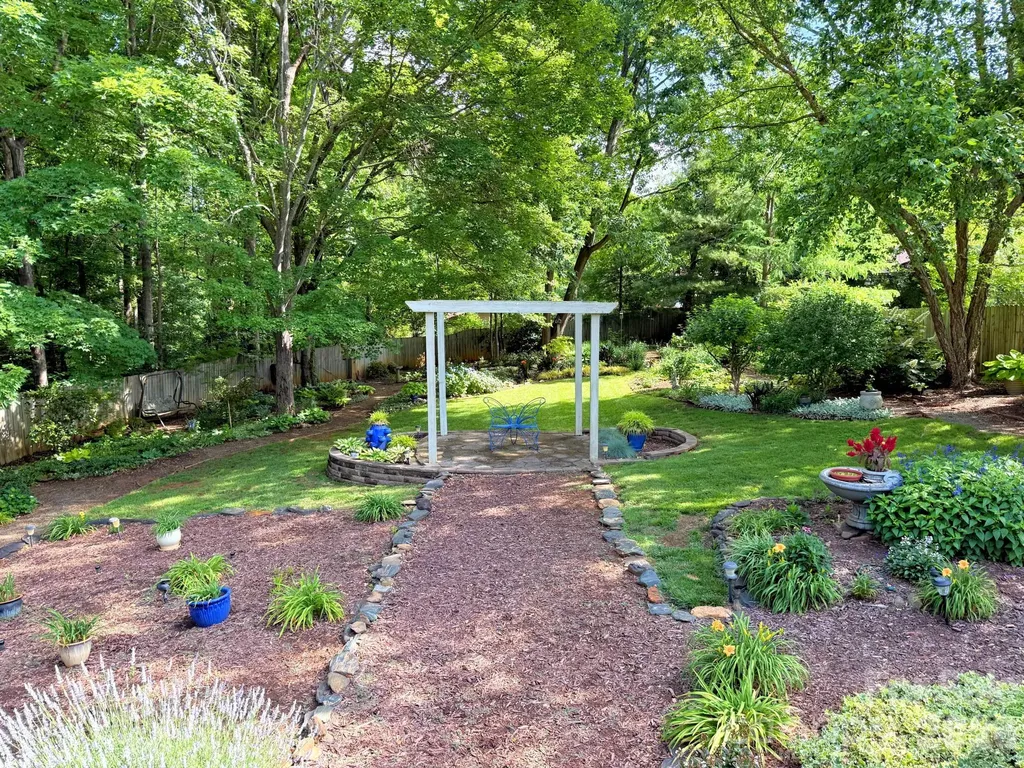 7029 Forest Hills Drive Denver NC 28037