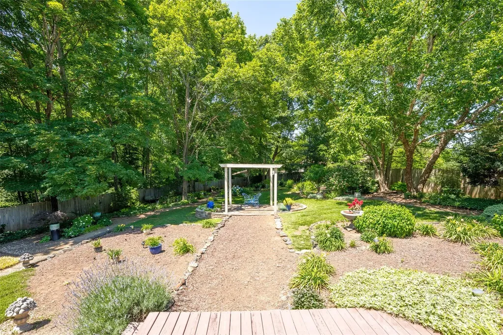 7029 Forest Hills Drive Denver NC 28037