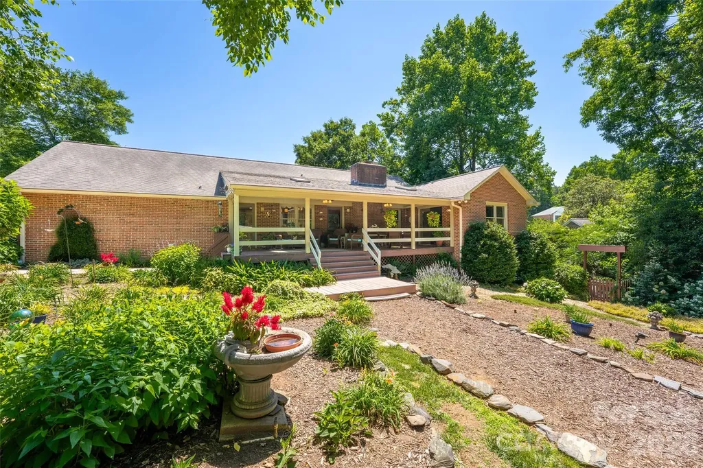 7029 Forest Hills Drive Denver NC 28037