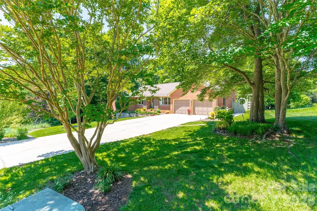 7029 Forest Hills Drive Denver NC 28037