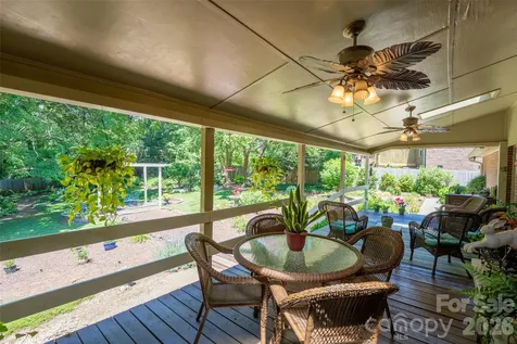 7029 Forest Hills Drive Denver NC 28037