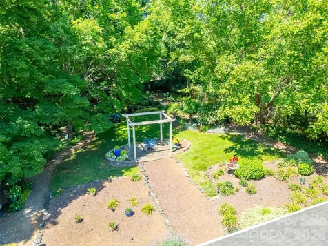 7029 Forest Hills Drive Denver NC 28037
