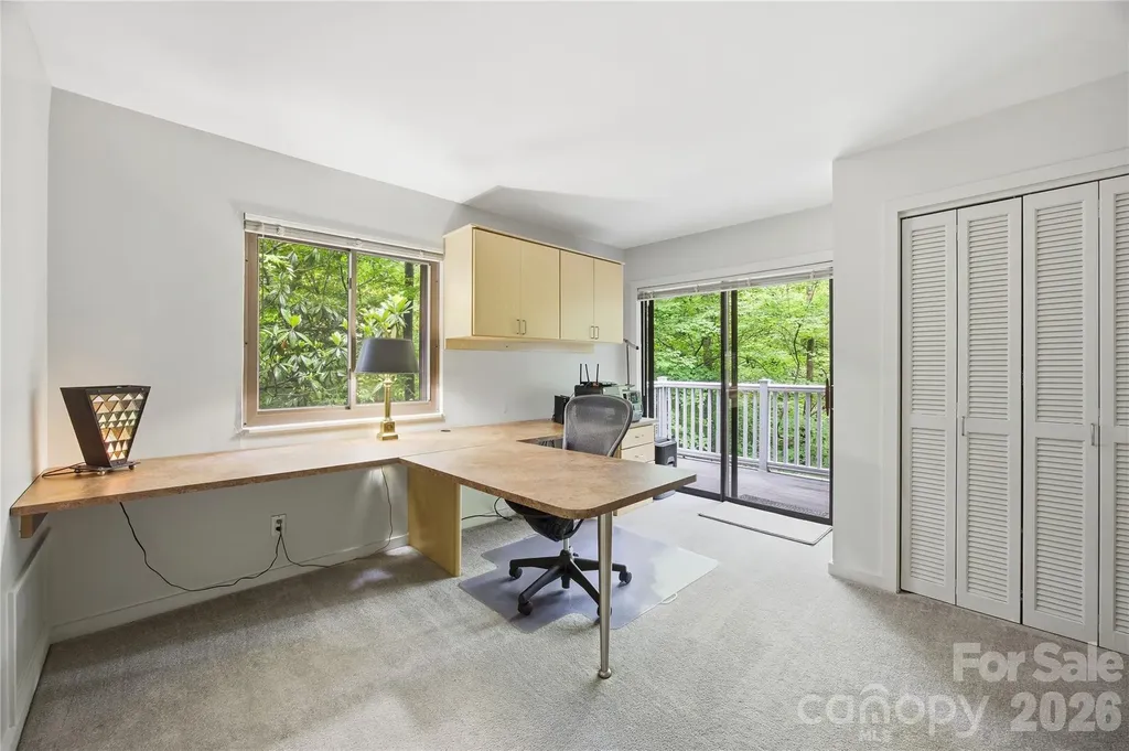 2724 Huntingtowne Farms Lane Charlotte NC 28210