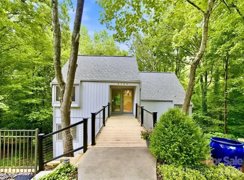 2724 Huntingtowne Farms Lane Charlotte NC 28210