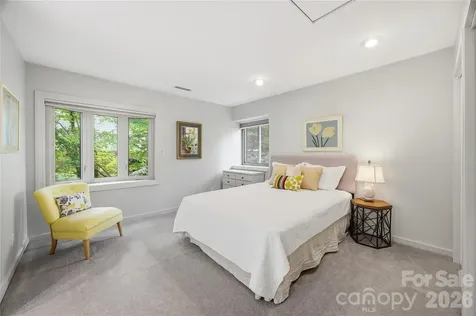 2724 Huntingtowne Farms Lane Charlotte NC 28210
