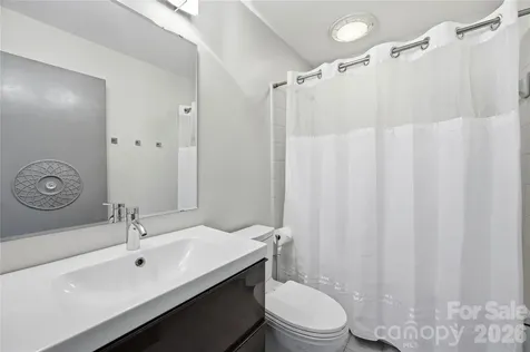 2724 Huntingtowne Farms Lane Charlotte NC 28210